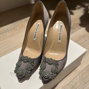 MANOLO BLAHNIK Hangisi Grey Satin Jewel Buckle Pumps sz35
